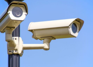 Casal é condenado por invadir privacidade de vizinha com câmeras voltadas a sua casa