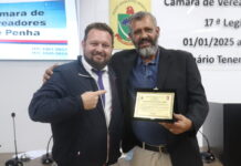 Professor e pesquisador Eduardo Bajara recebe moção de aplauso da Câmara de Penha