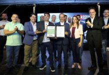 Governo do Estado entrega licença para alargamento da faixa de areia na Praia de Meia Praia em Itapema