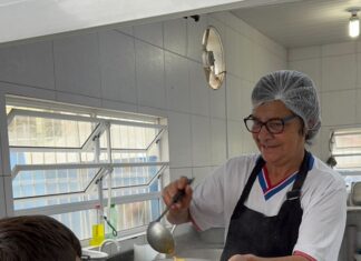 Prefeitura de Penha institui prêmio de assiduidade para serventes e merendeiras da rede municipal