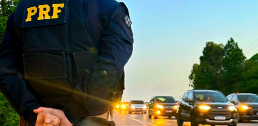 Pedestre morre após ser atropelado na BR-101, em Penha; motorista foge do local