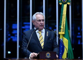 Luciano Hang acompanha posse de Hermes Klann em Brasília