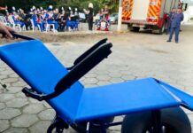 Penha recebe novas cadeiras anfíbias para garantir inclusão no acesso ao mar