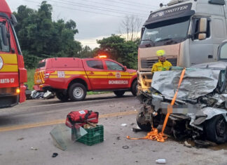 Duas pessoas morrem e três ficam feridas em colisão frontal na BR-280 em São Francisco do Sul