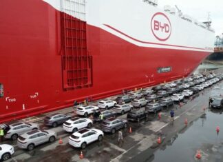 Porto de Itajaí recebe navio BYD Changsha com mais de 7,2 mil veículos