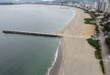 Vereadores do PL questionam Prefeitura sobre erosão na Praia Central após obra de alargamento