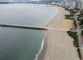 Vereadores do PL questionam Prefeitura sobre erosão na Praia Central após obra de alargamento