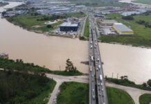 Ponte sobre o Rio Itajaí-Açu na BR-101 apresenta falhas estruturais, aponta MPF