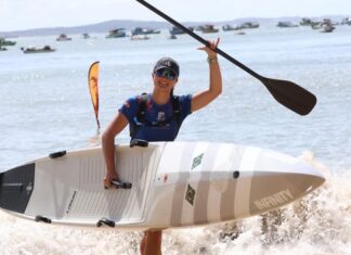 Rebeka Klotz é campeã brasileira de Stand Up Paddle; ela vai representar o Brasil no Mundial