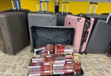 Fiscalização em ônibus flagra malas recheadas de cigarros paraguaios na BR-101 em Joinville