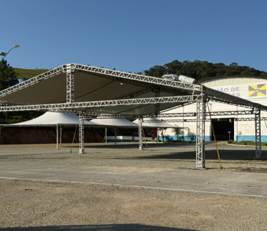 Zezé Di Camargo, Rio Negro & Solimões e ExpoFeira são destaques na 40ª Festa Nacional do Colono, em Itajaí