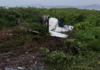 Avião de pequeno porte cai na restinga da praia de Navegantes; duas vítimas ficam em estado grave
