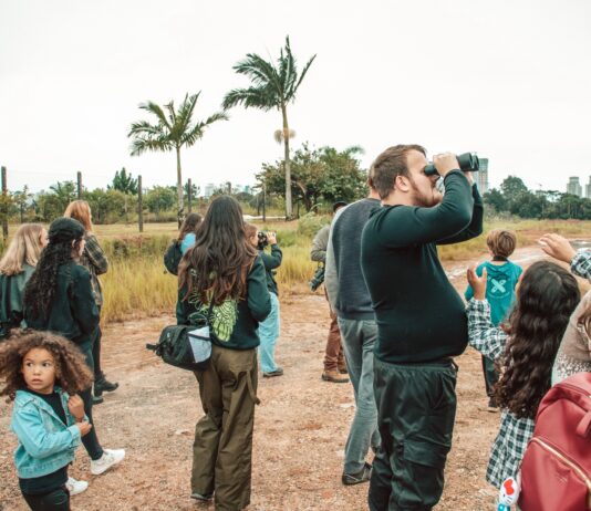 Balneário Piçarras promove evento gratuito de observação de aves com trilha ecológica neste sábado