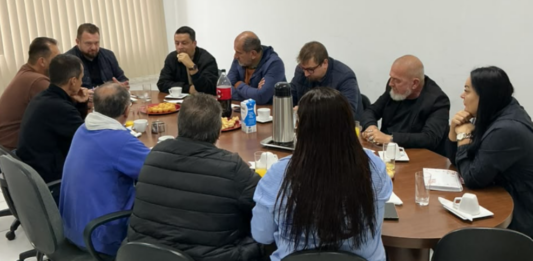 Presidente da Câmara de Penha reúne vereadores para alinhar ações e prioridades do segundo semestre