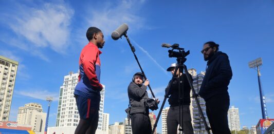 Documentário “Em Busca do Sonho – A Jornada Continua” acompanha jovens da base do Marcílio Dias na busca pelo futebol profissional