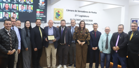 Câmara de Penha concede Moção de Aplauso à Hugo Loth