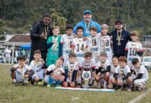 Penha Beira Mar/FME é campeã em torneio de base em Ilhota