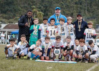 Penha Beira Mar/FME é campeã em torneio de base em Ilhota