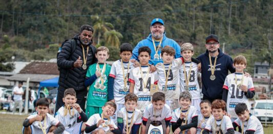 Penha Beira Mar/FME é campeã em torneio de base em Ilhota