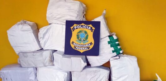 PRF apreende quase meia tonelada de cocaína na BR-101, em Joinville