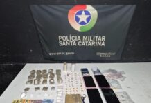 Polícia Militar prende dois suspeitos por tráfico de drogas e apreende entorpecentes em Navegantes
