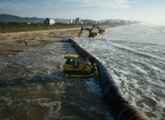 Começa a obra de alargamento da Praia do Gravatá, em Navegantes