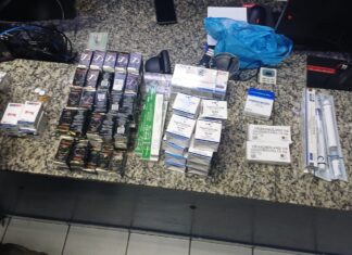 PRF apreende eletrônicos e medicamentos do Paraguai na BR-101 em Joinville