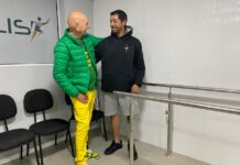 Luciano Hang entrega prótese a pedreiro que segue trabalhando mesmo sem a perna