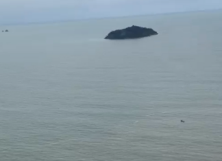 Helicóptero da Havan sobrevoa litoral de Santa Catarina para auxiliar nas buscas por menino desaparecido em Piçarras