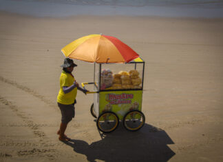 Credenciamento aberto: mais de 130 vagas estão disponíveis para comércio ambulante e pontos fixos nas praias de Navegantes