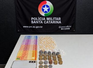 Adolescente é apreendido com 244 pedras de crack durante ação da PM em Barra Velha
